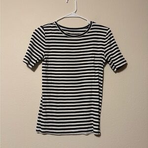 5/$55 !! 🔥 J. Crew Black and White Striped Short Sleeve Tee